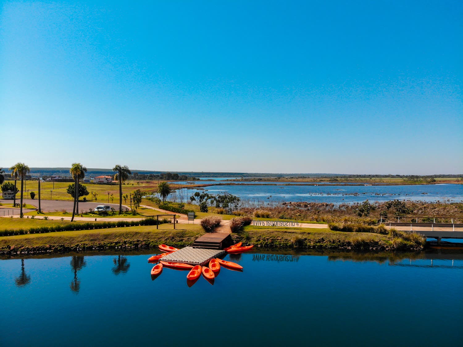 Costa del Lago Slide 1