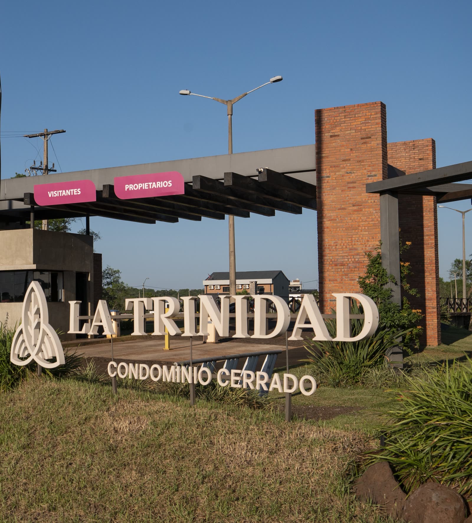 La Trinidad Slide 1